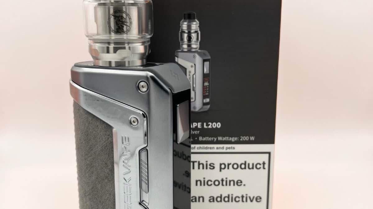 battery low protection geek vape VOOPOO Manuals & User Guides main image 1